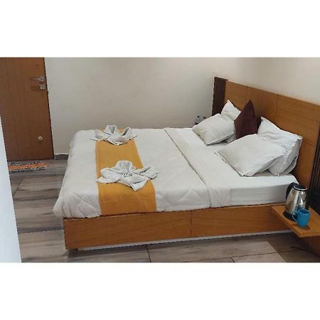 Shree Murlidhar Guest House Surat Exterior foto